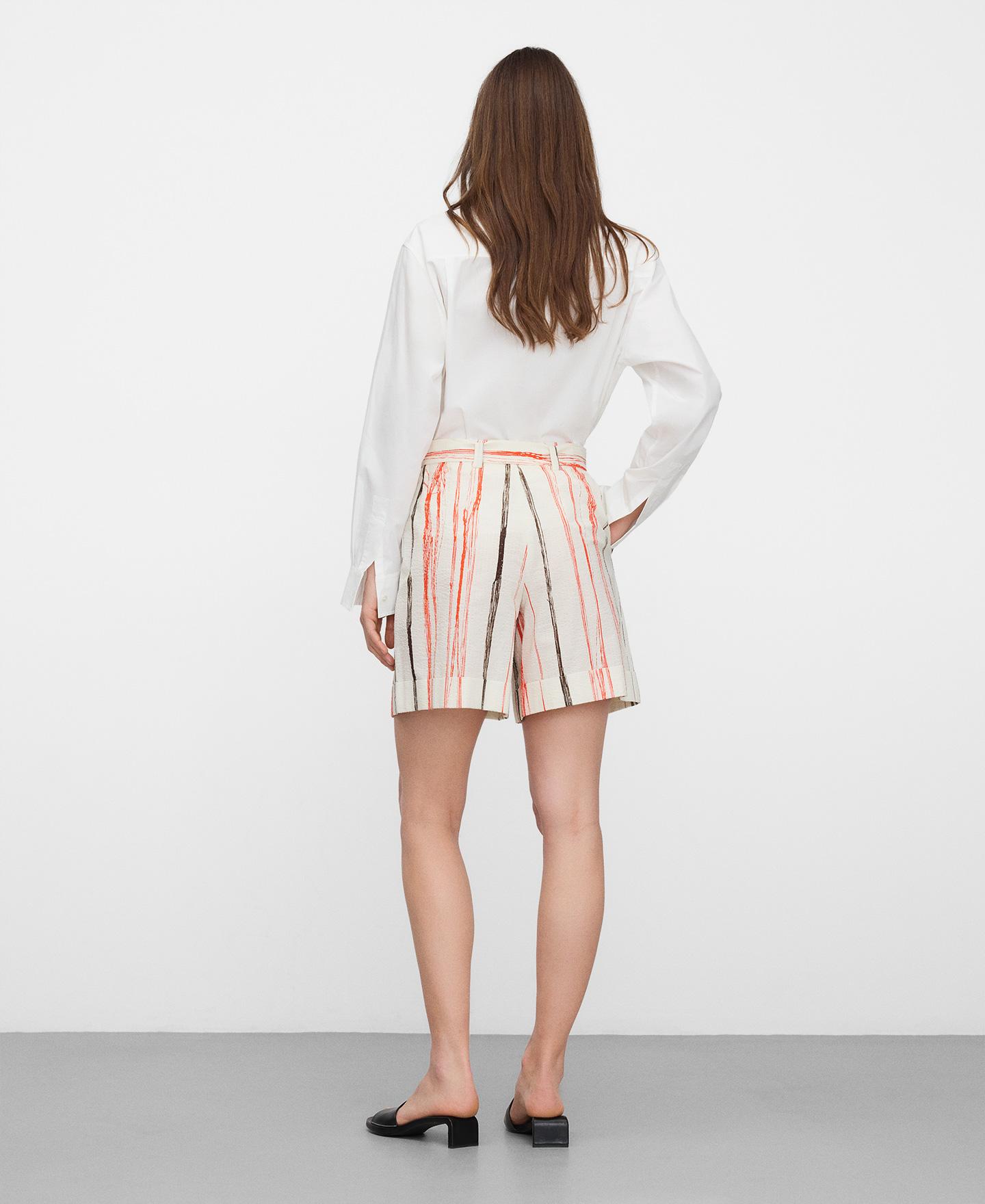 Bermudas em Tecido Seersucker Branco / Azul-3
