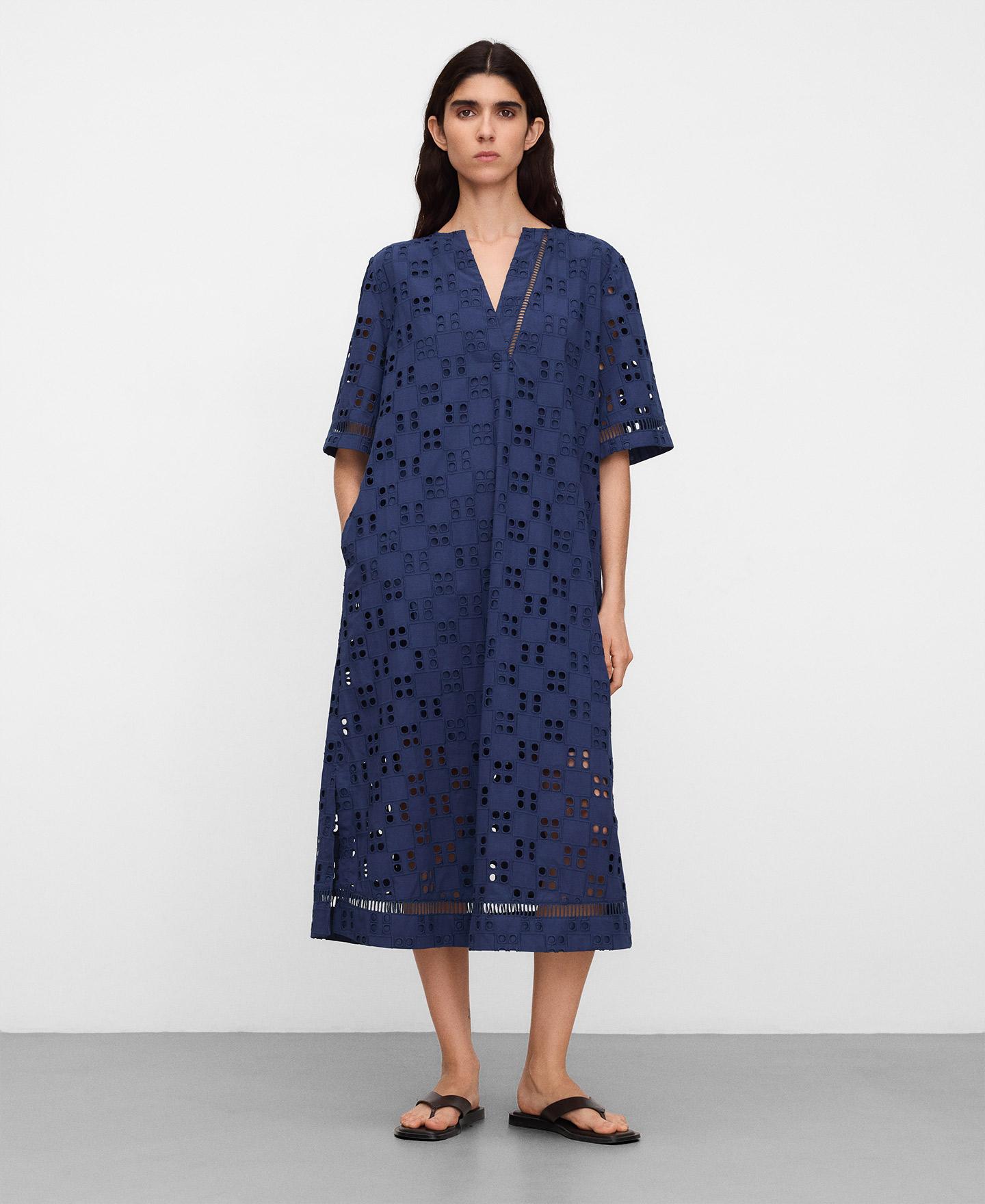 Vestido Comprido Tipo Kaftan com Bordado Inglês Azul-índigo-2