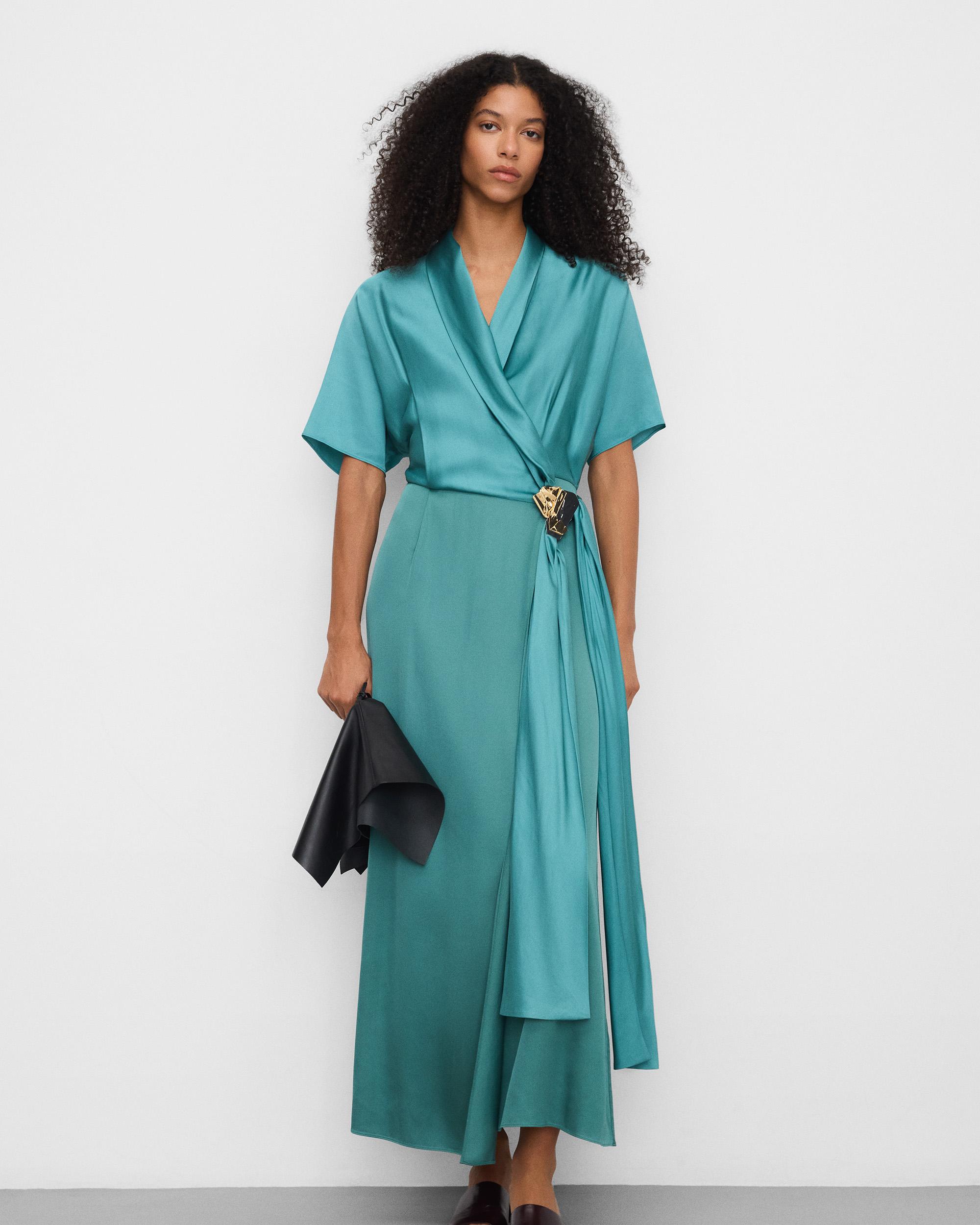 Imagem 0 de Vestido Comprido Cruzado com Fivela