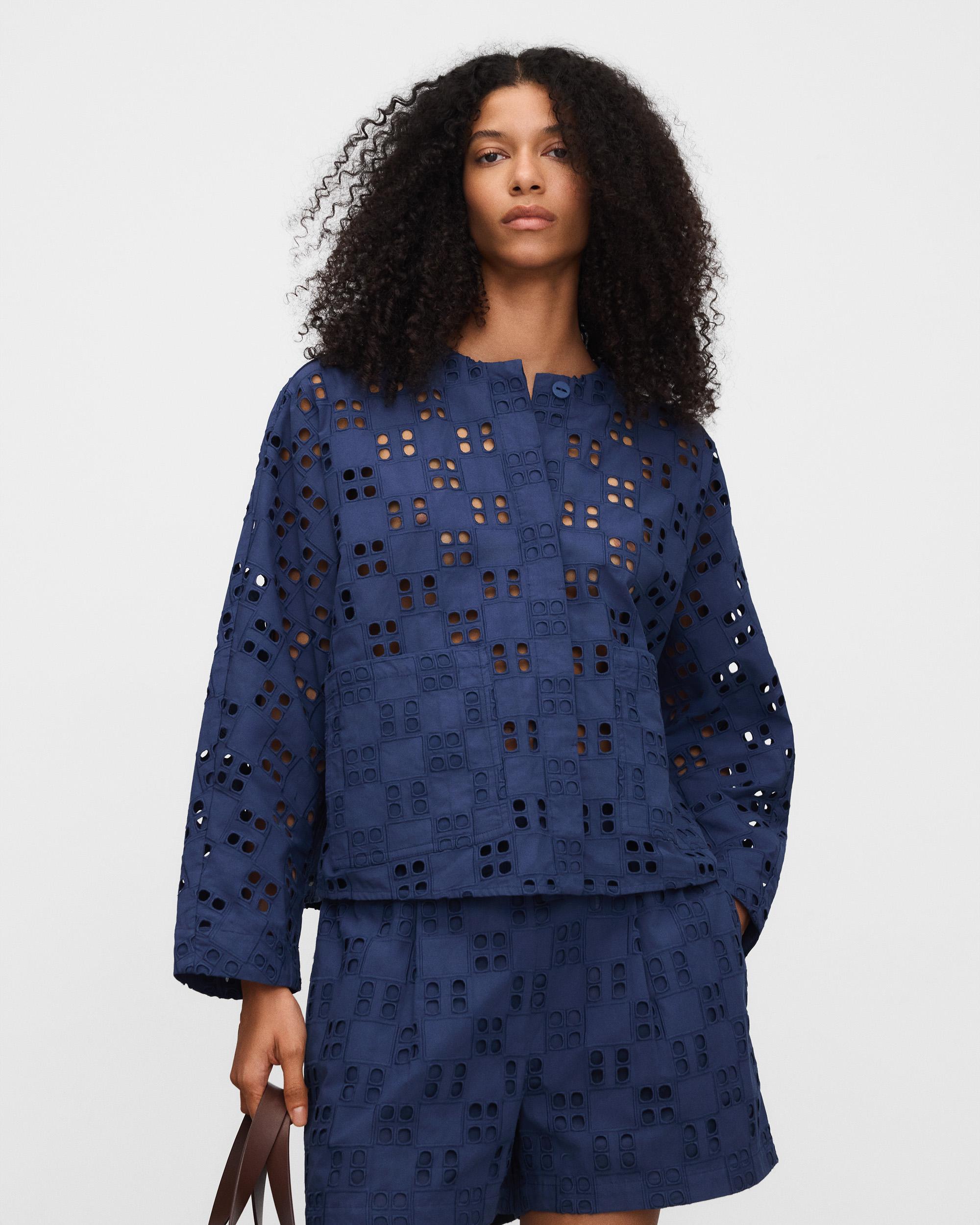 Imagem 0 de Casaco com Corte a Direito em Popelina