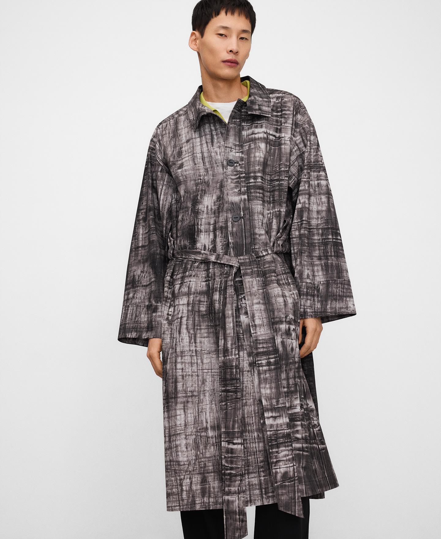 Imagem 0 de Gabardina Oversize Estampada com Capa