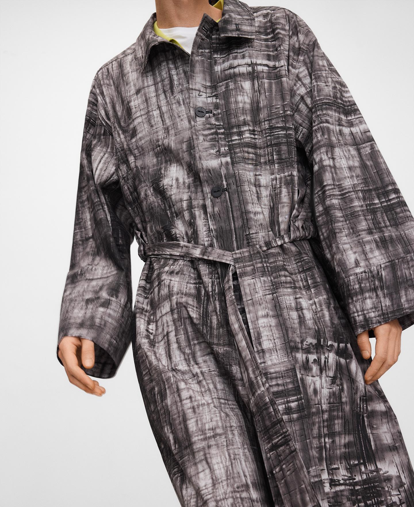 Gabardina Oversize Estampada com Capa Cinzento-6