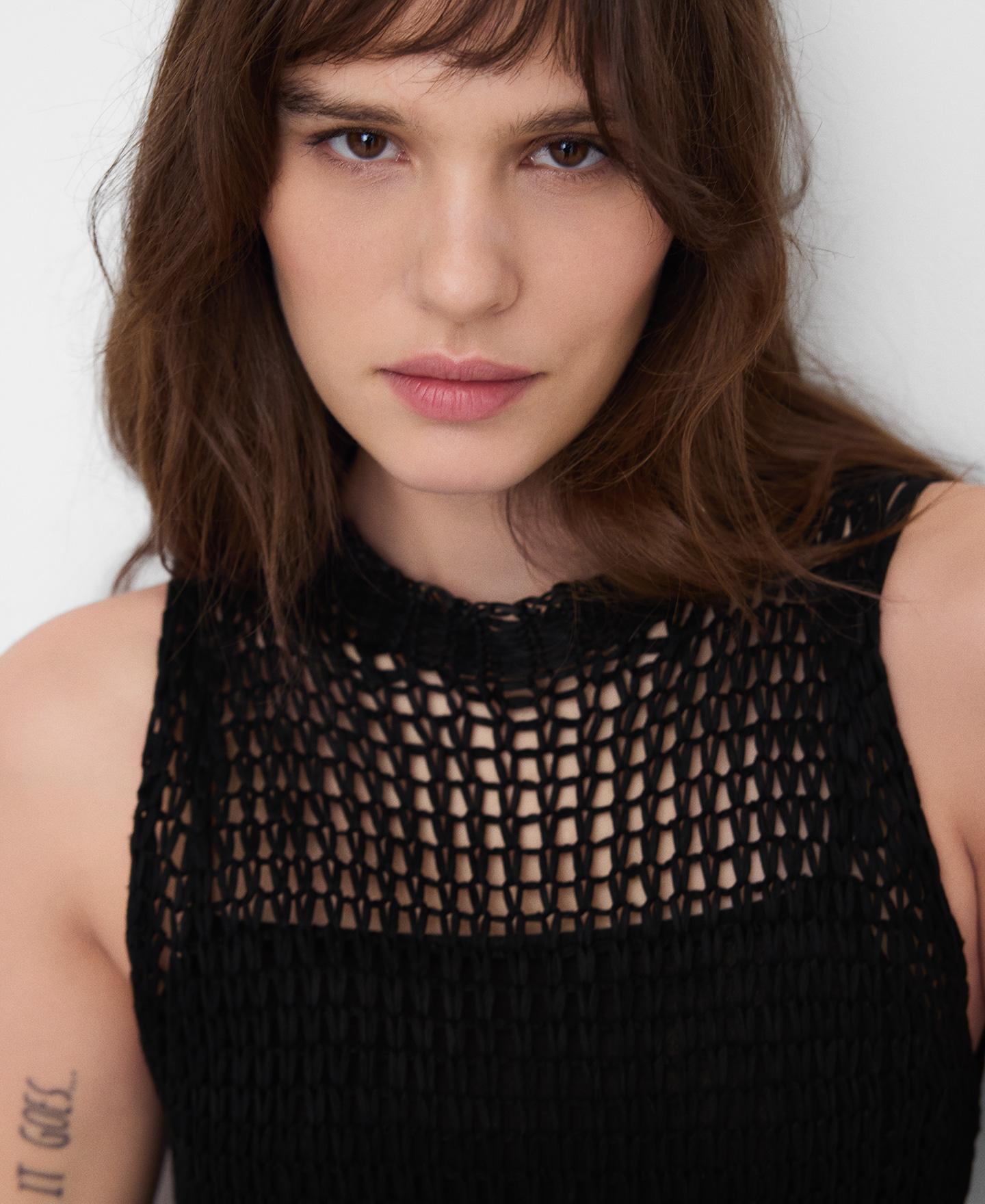 Vestido Comprido em Malha de Cupro Perfurada Preto-4