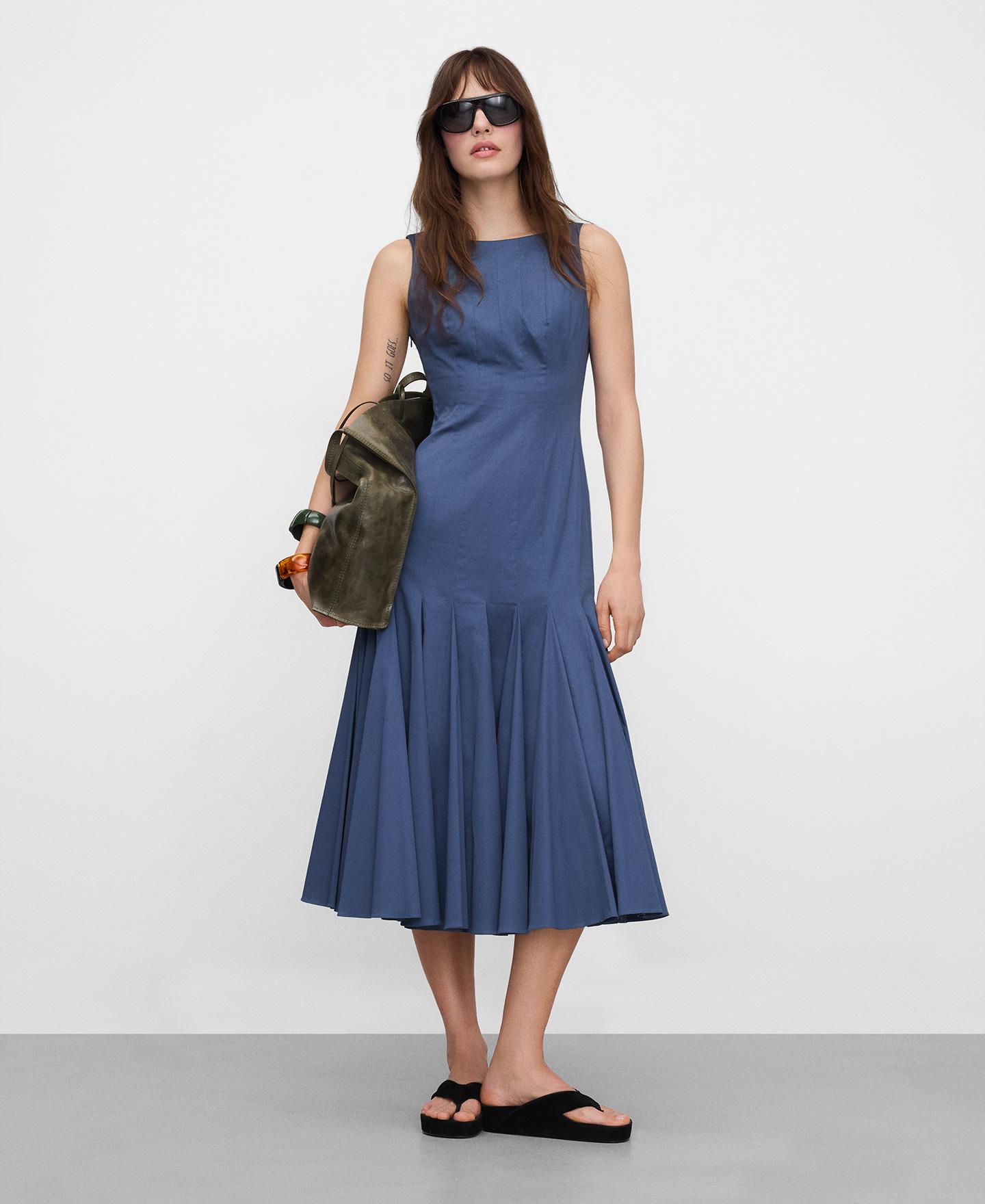Vestido Midi Plissado Evasé Azul-2