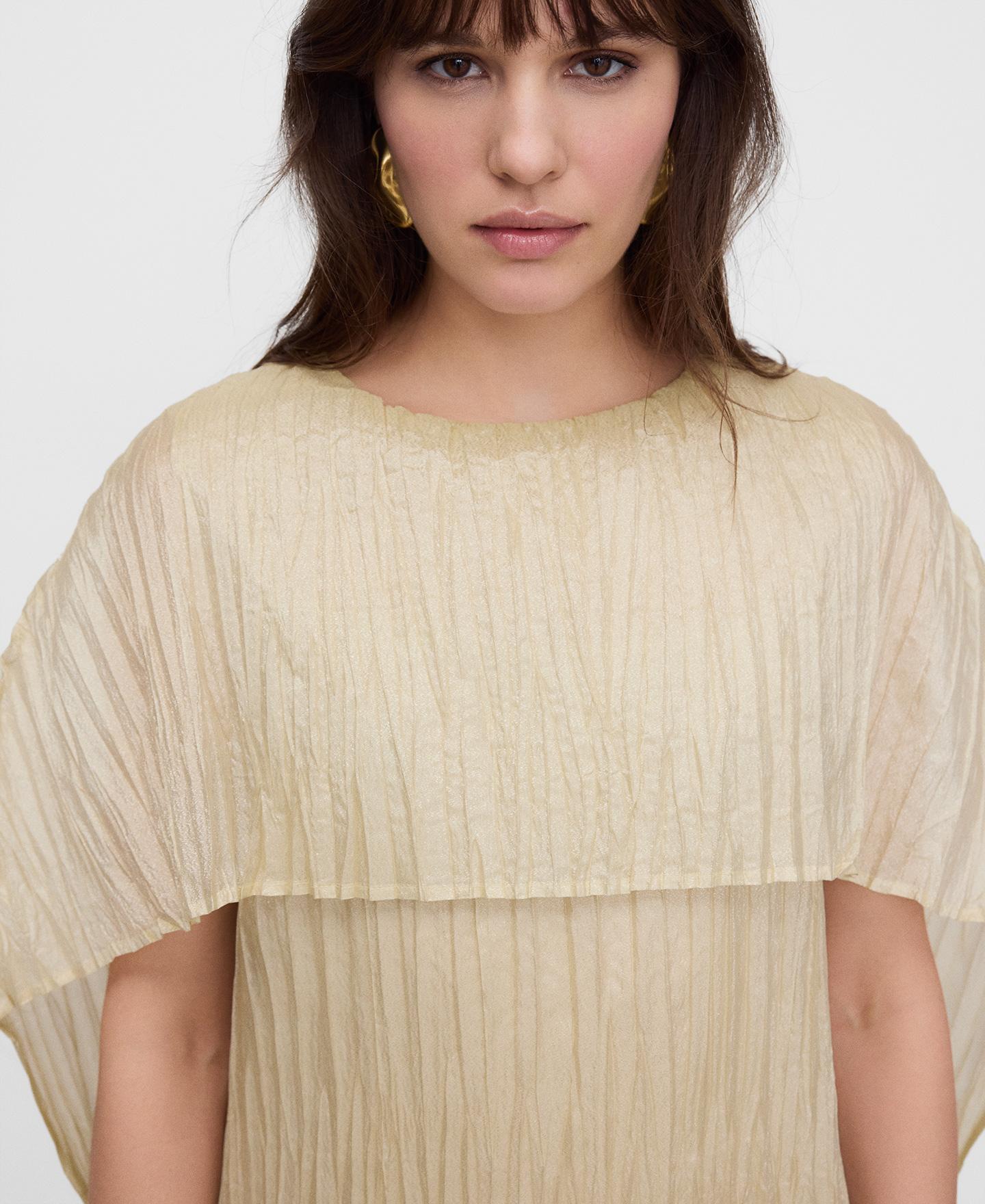 Vestido Comprido Plissado com Capa Dourado-4