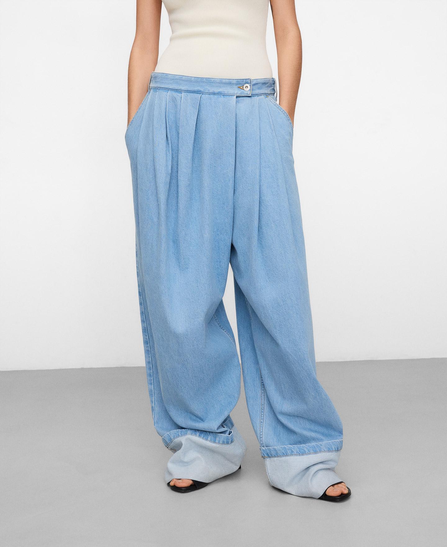 Imagem 0 de Jeans com Corte Baggy Cruzado em Denim de Algodão