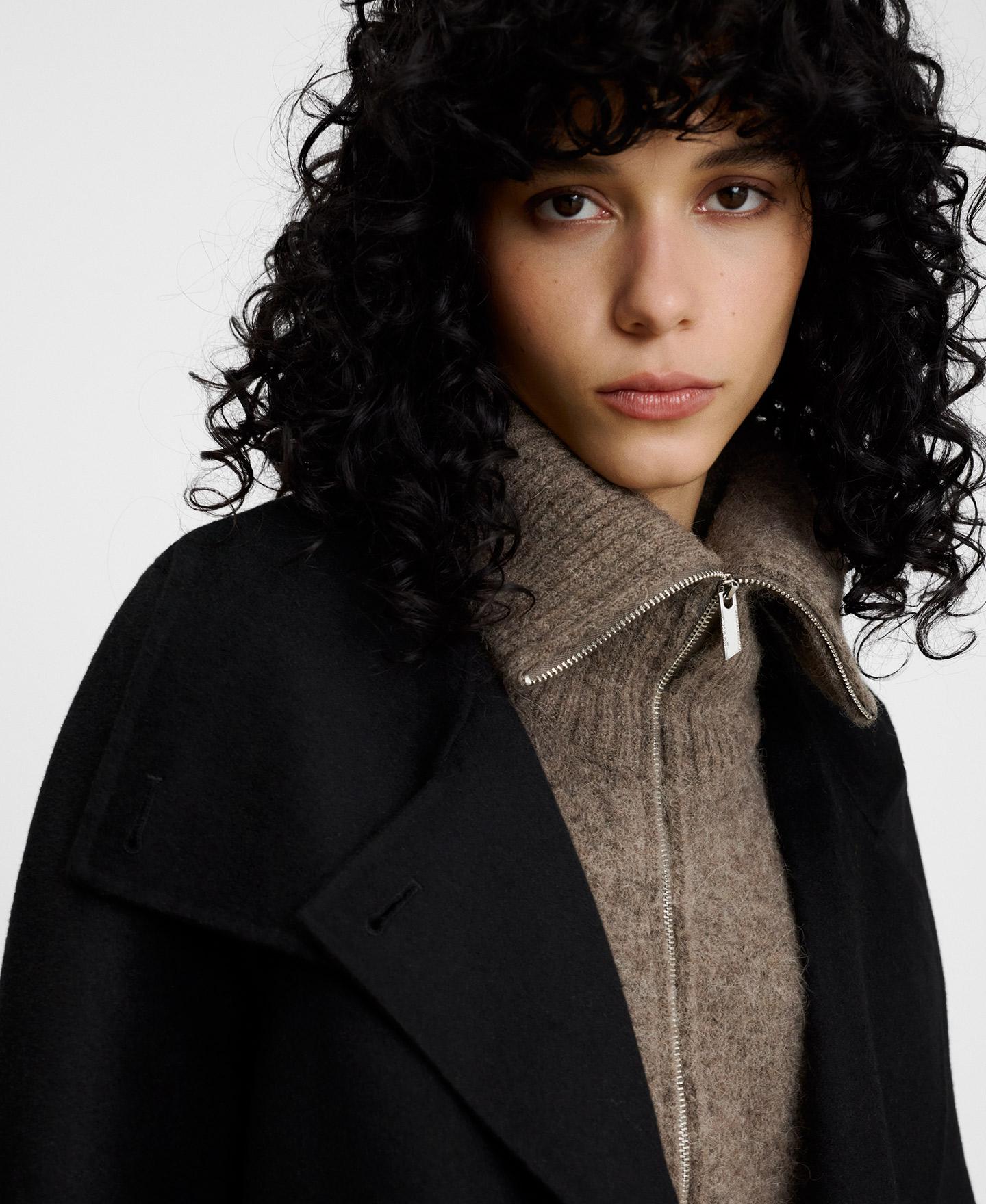 Sobretudo Curto Cruzado com Lã Merino Preto-6