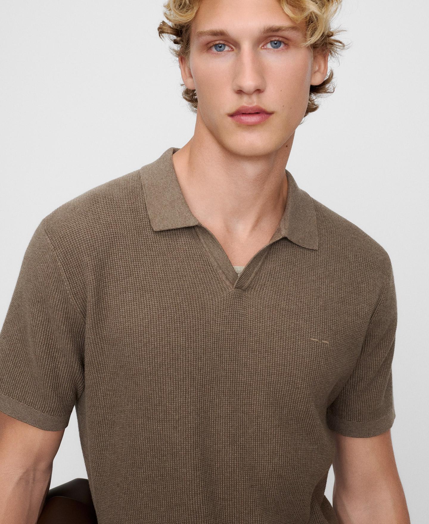 Polo de Manga Curta em Algodão com Regular Fit e Gola em V Castanho-claro-4