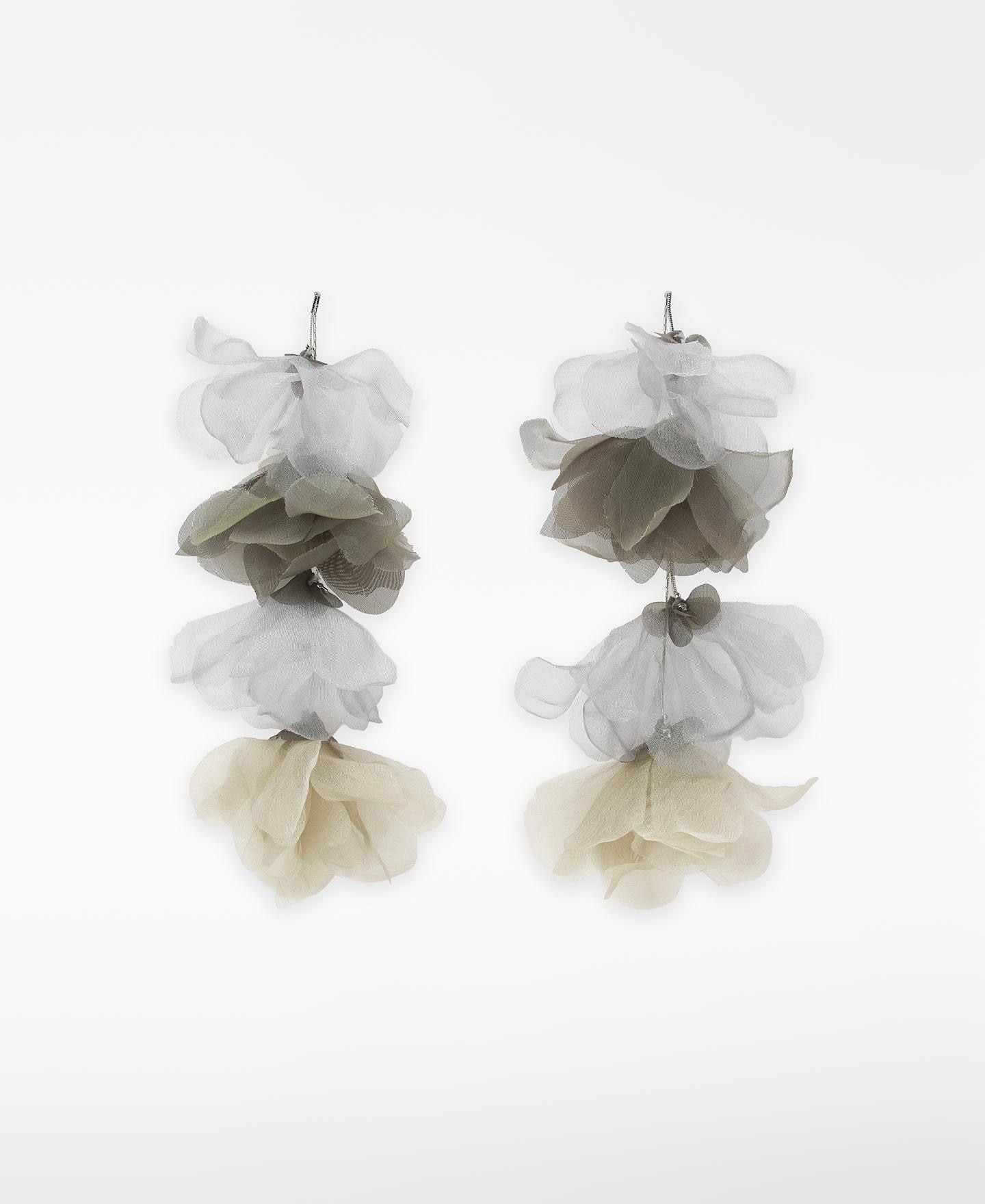 Imagem 0 de Maxi Brincos de Flores em Organza