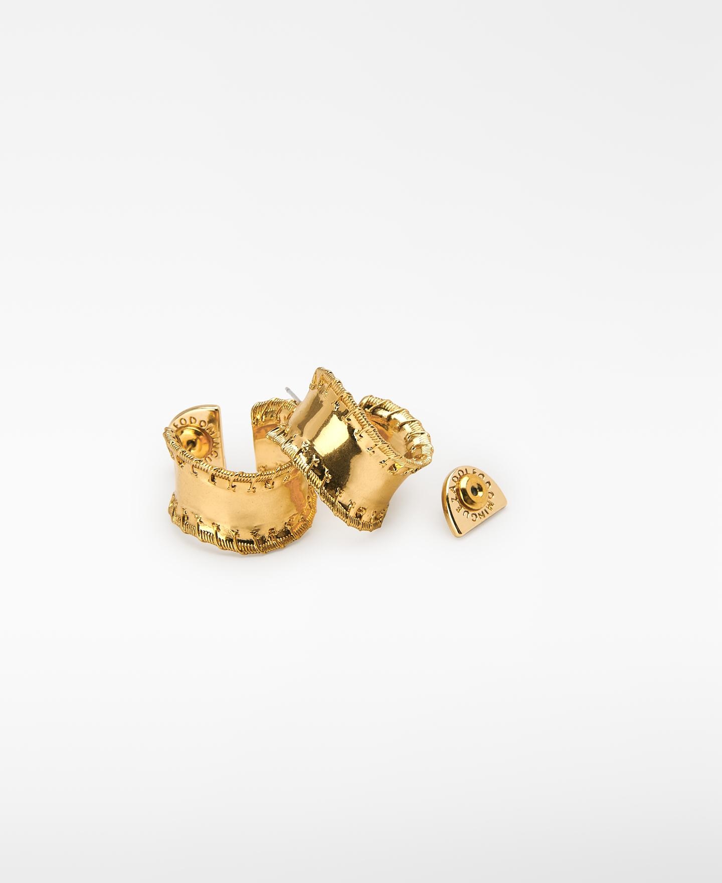 Argolas Largas com Relevo Dourado-3