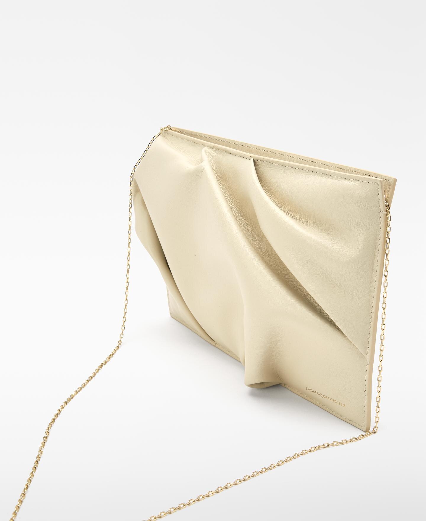 Mala de Festa Clutch de Pele com Efeito Franzido Areia-4