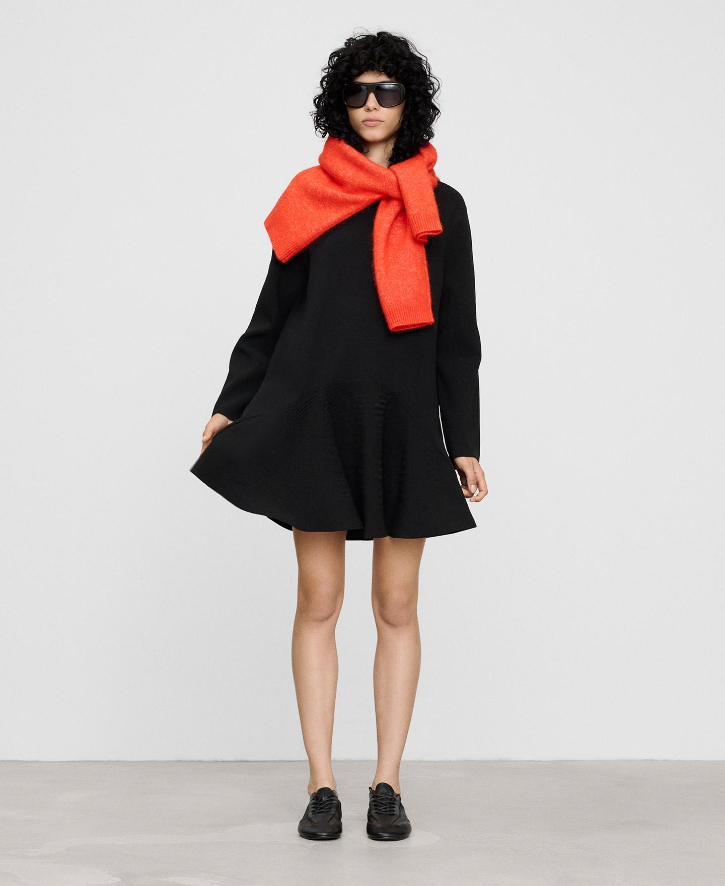 Vestido Curto de Manga Comprida com Folho Preto-2