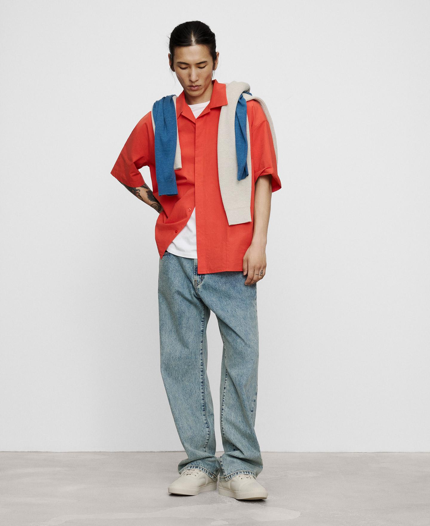 Camisa Oversize com Gola Bowling e Botões Frontais Vermelho-2