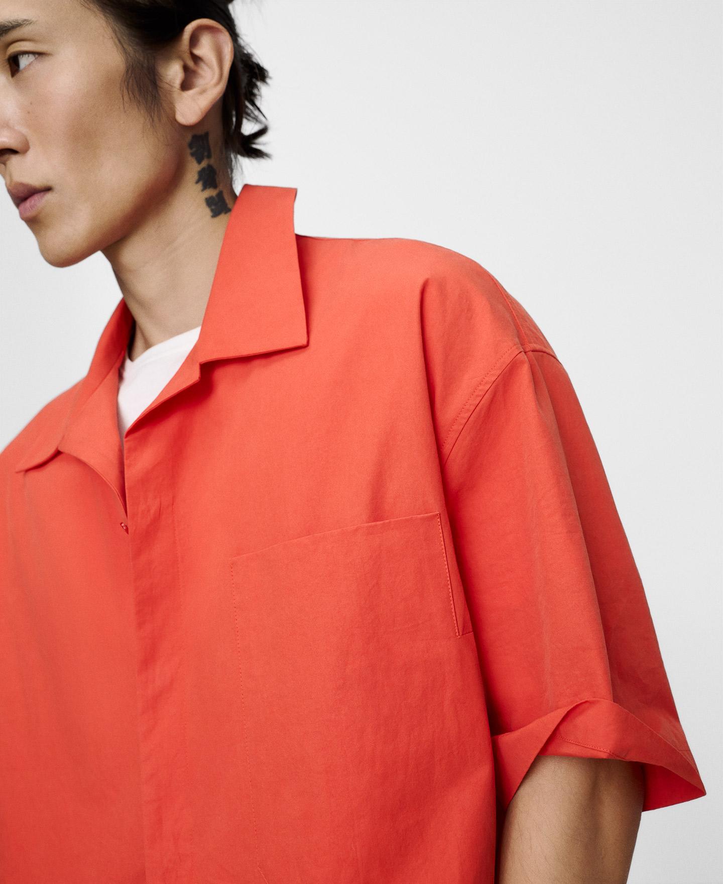 Camisa Oversize com Gola Bowling e Botões Frontais Vermelho-4