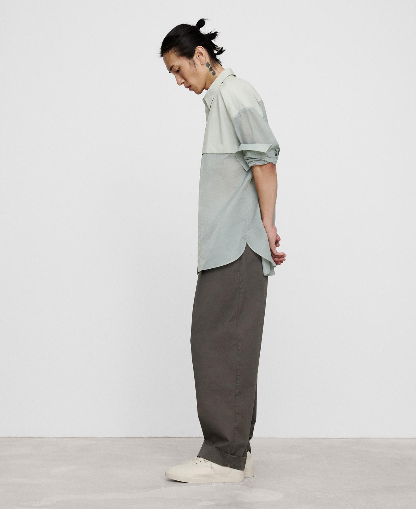 Camisa Semitransparente com Detalhe em Gola Verde-2