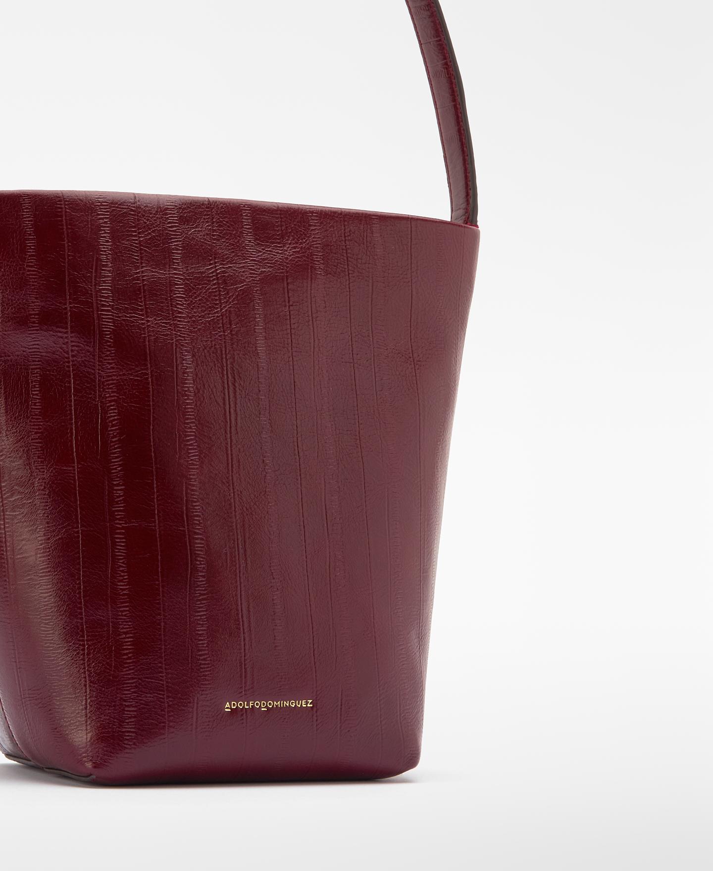 Mala Bucket Orión de Pele com Gravado Vermelho-3