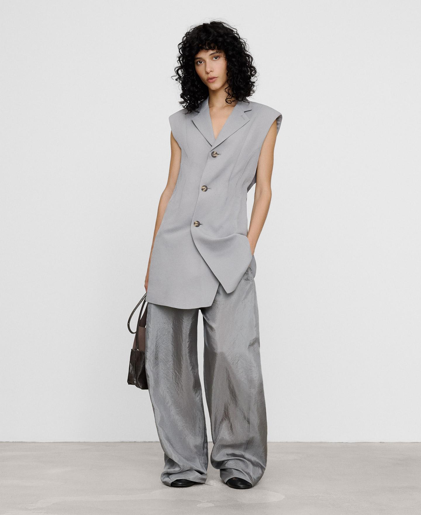 Vestido Sastre Curto com Cintura Ajustada e Manga Sisa Cinzento-2