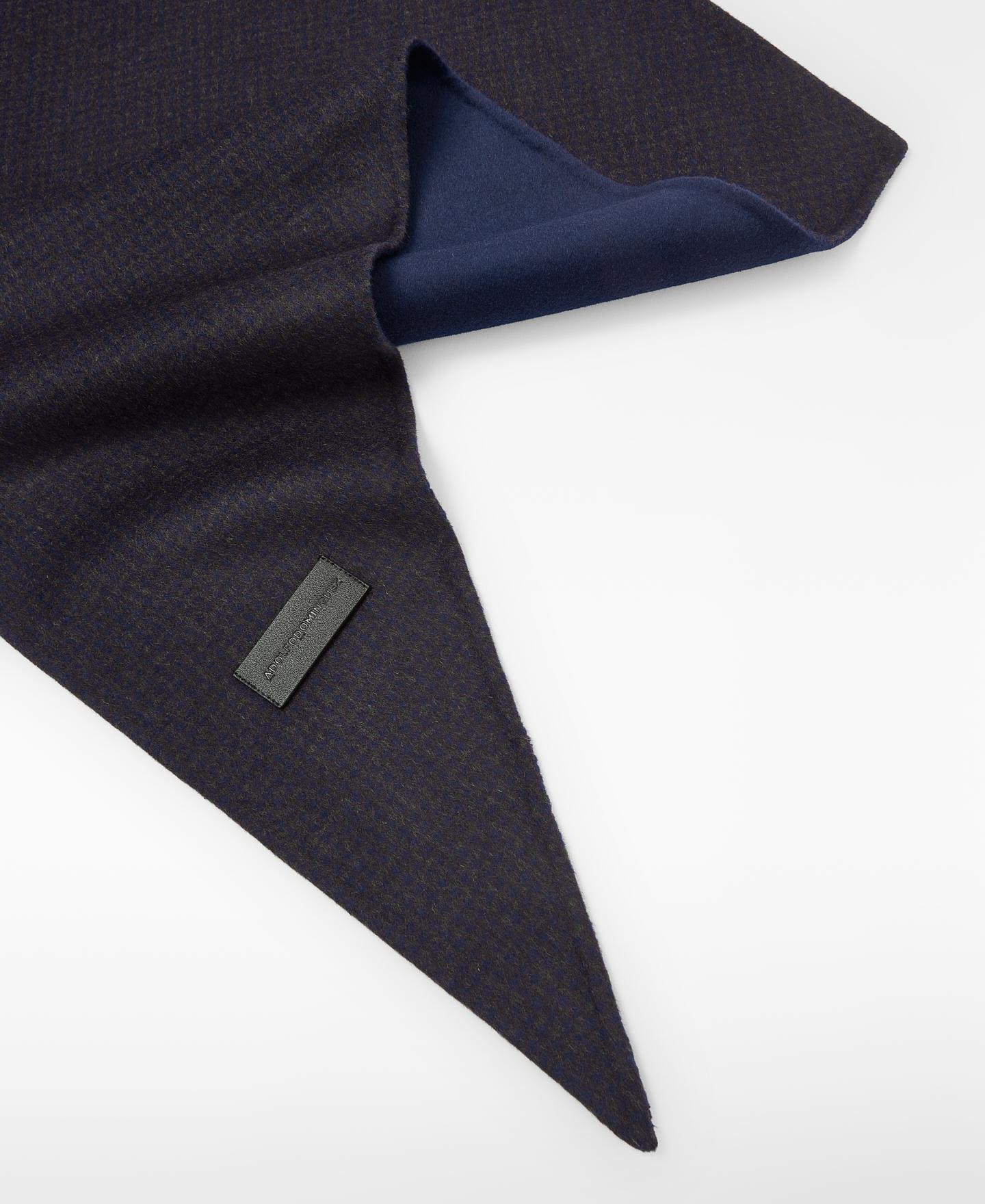 Cachecol Triangular com Lã Merino Preto-3