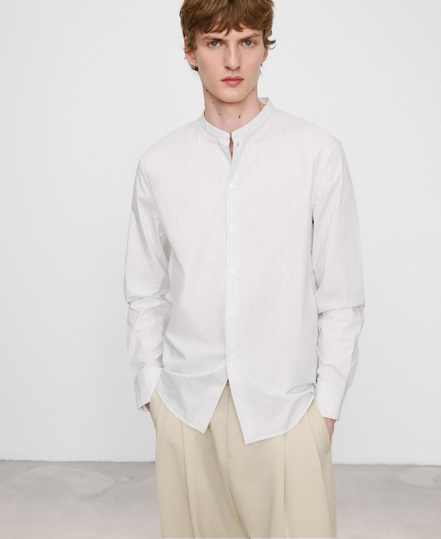 Imagem 0 de Camisa com Gola À Padre Regular Fit em Algodão