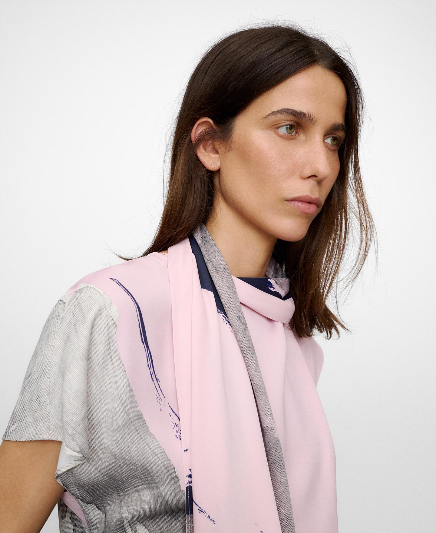 Top Acetinado Estampado com Gola Cachecol Rosa-claro-4