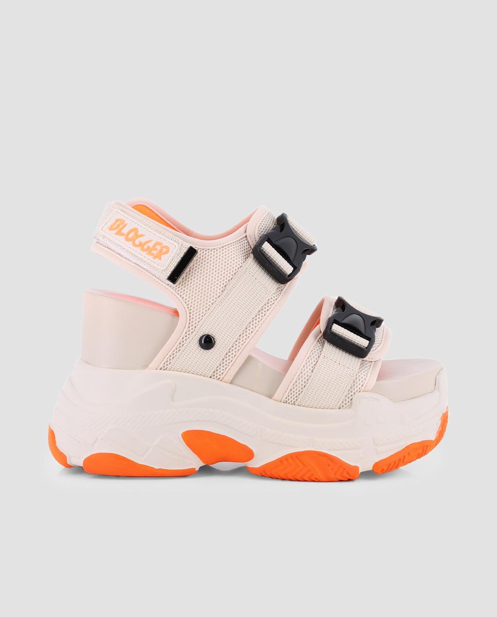 Imagem 0 de Sandálias de Plataforma com Tiras e Biqueira Redonda