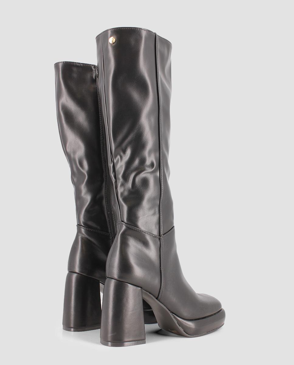 Botas com Cano Alto em Preto Preto-3