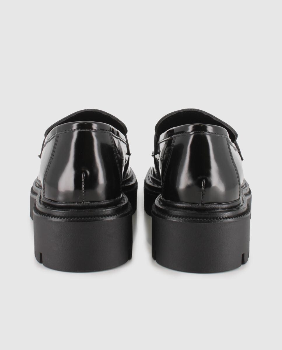 Mocassins com Sola Track e Biqueira Redonda Preto-3