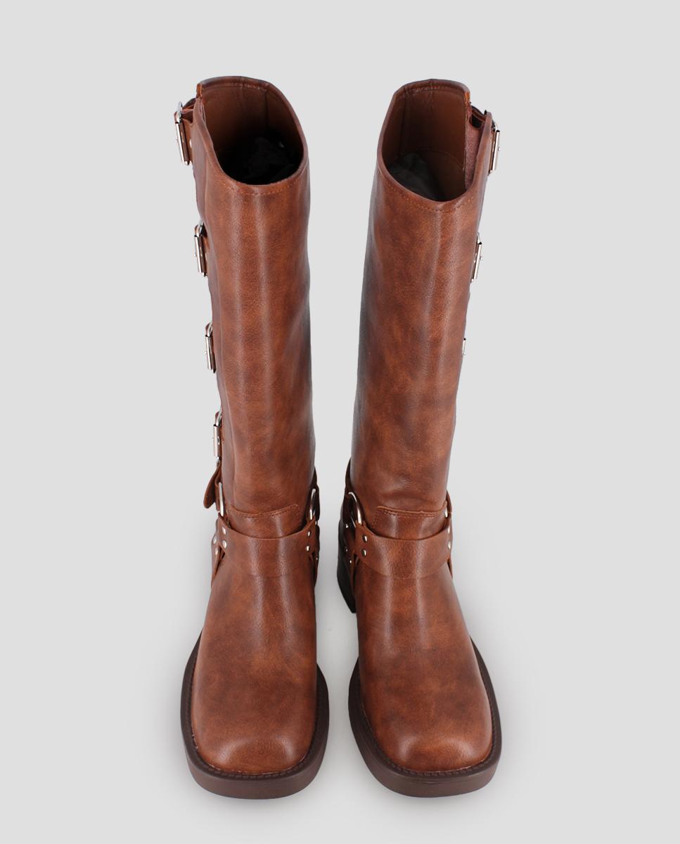 Botas com Biqueira Redonda e Detalhe de Fivelas na Lateral Castanho-5