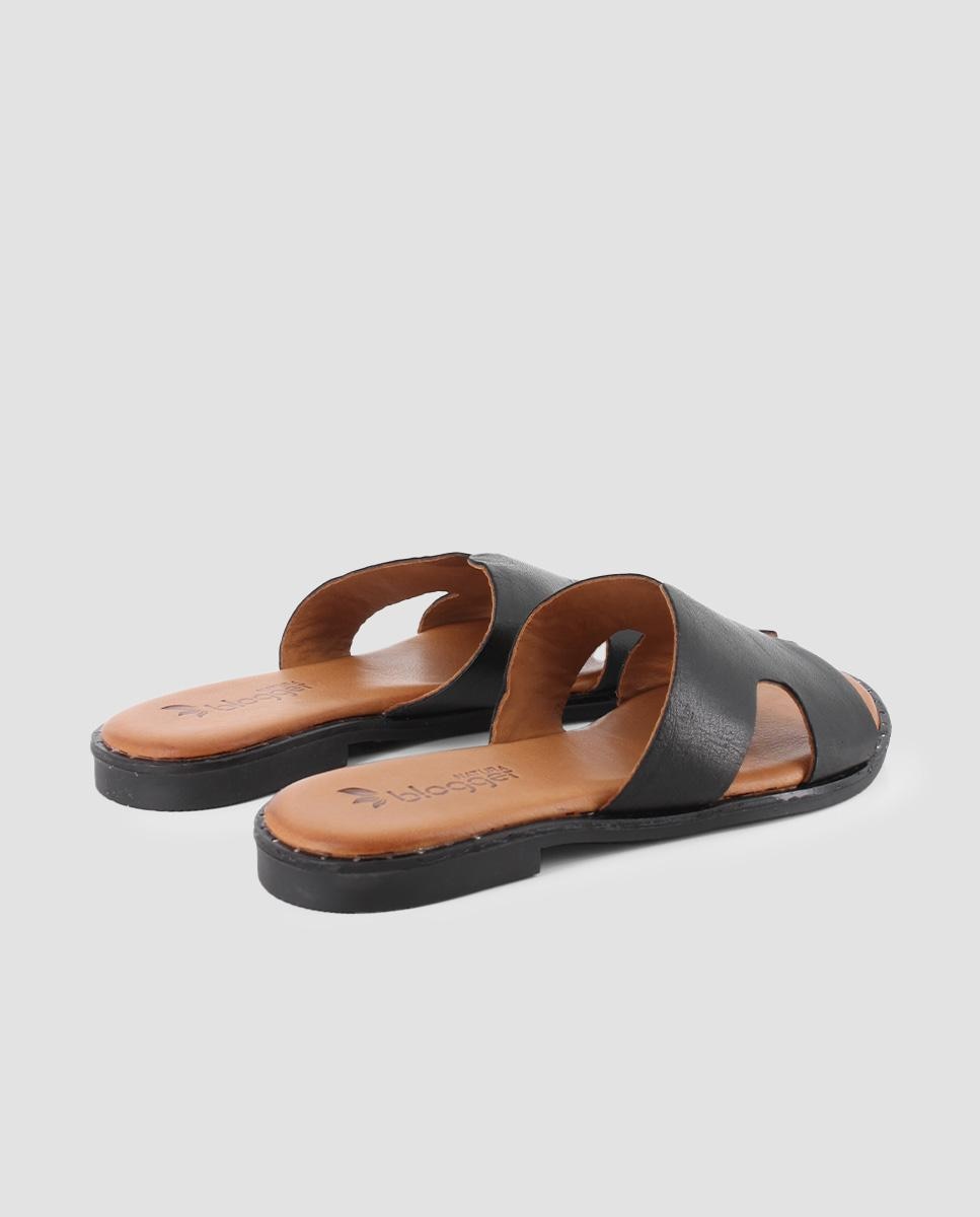 Sandálias de Pala em Pele com Corte Assimétrico Preto-3