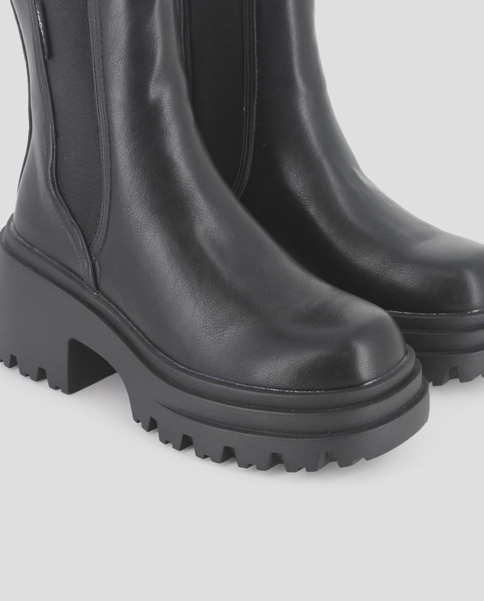 Botins com Elásticos e Tacão Largo Preto-4