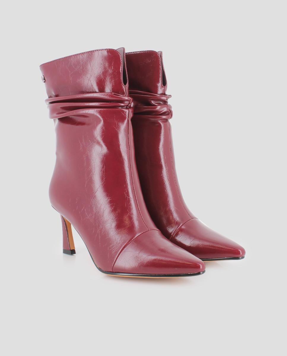 Botins com Biqueira Pontiaguda e Efeito Franzido Grená-2