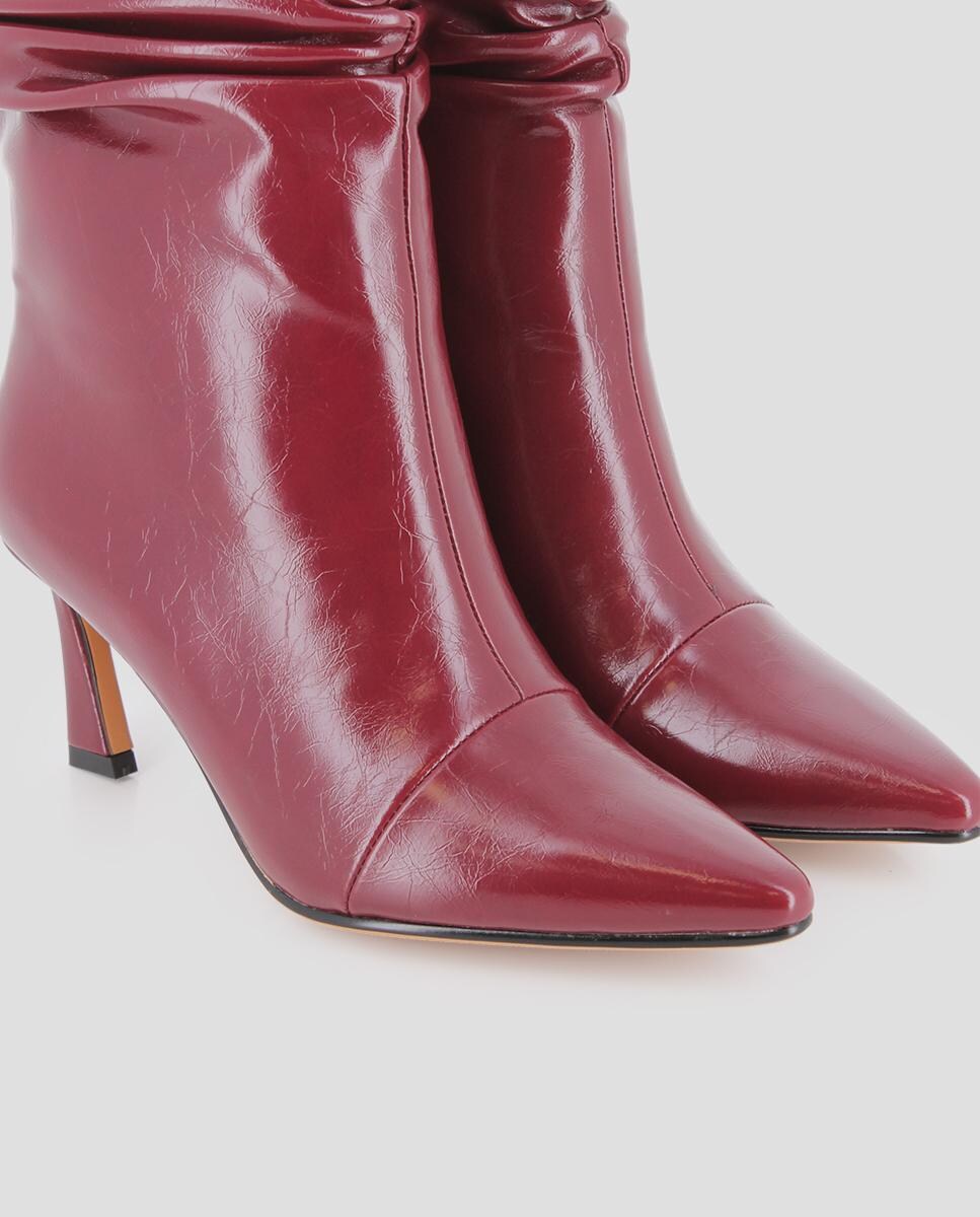 Botins com Biqueira Pontiaguda e Efeito Franzido Grená-4