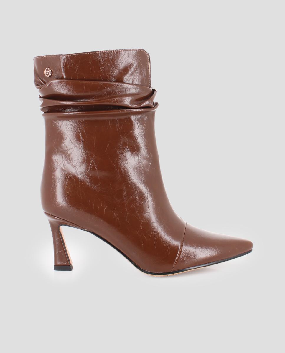 Imagem 0 de Botins com Biqueira Pontiaguda e Efeito Enrugado