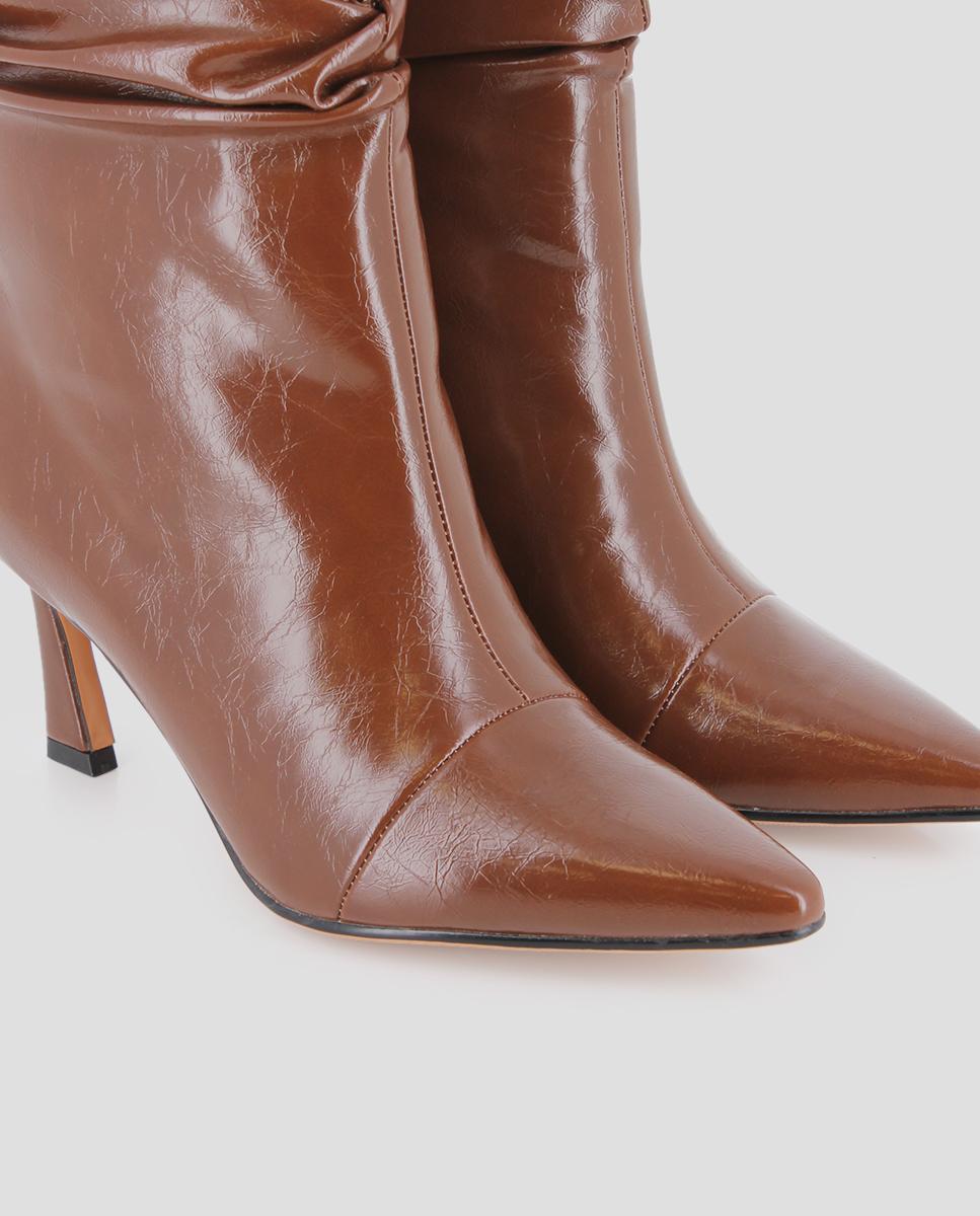 Botins com Biqueira Pontiaguda e Efeito Enrugado Castanho-4
