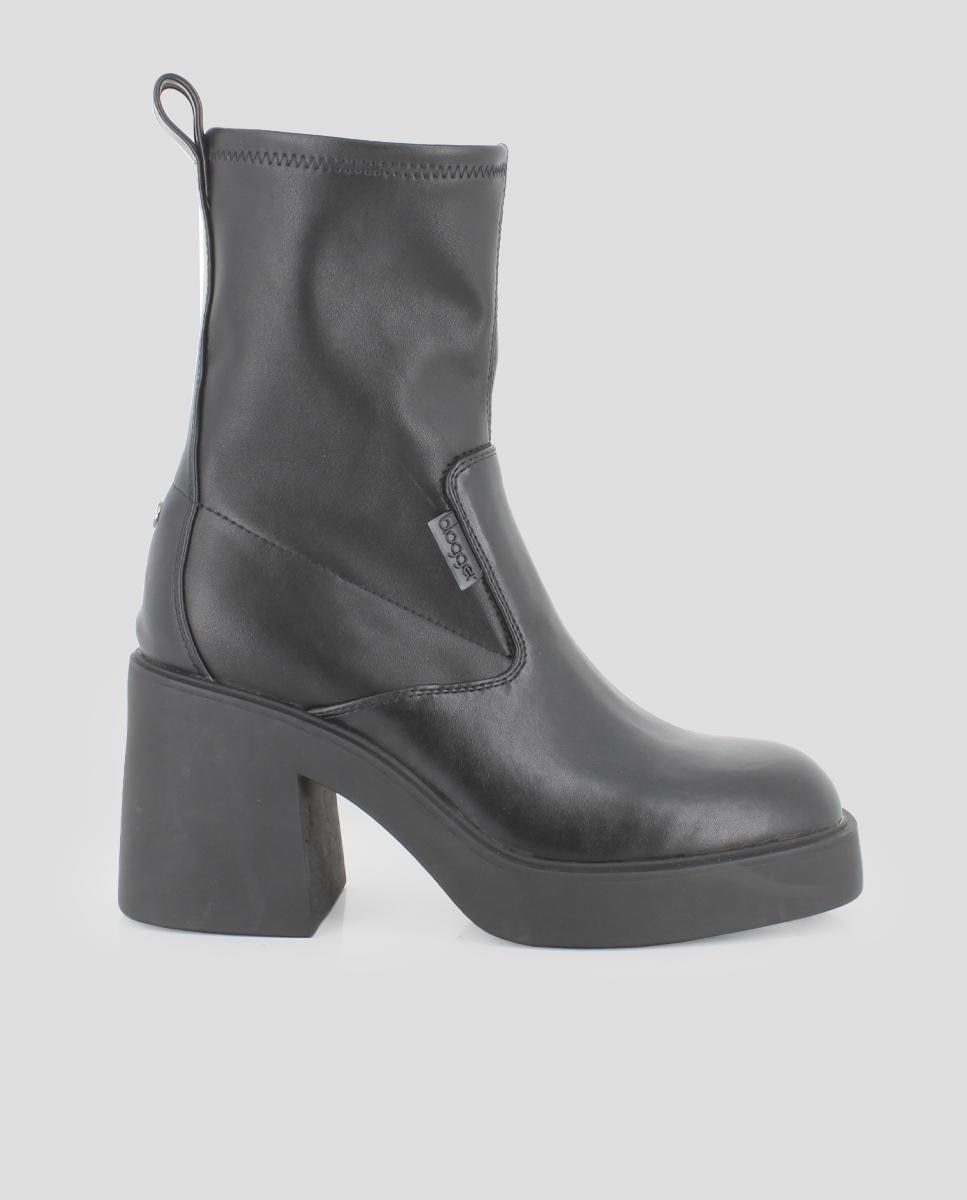 Imagem 0 de Botins de Salto Largo em Preto