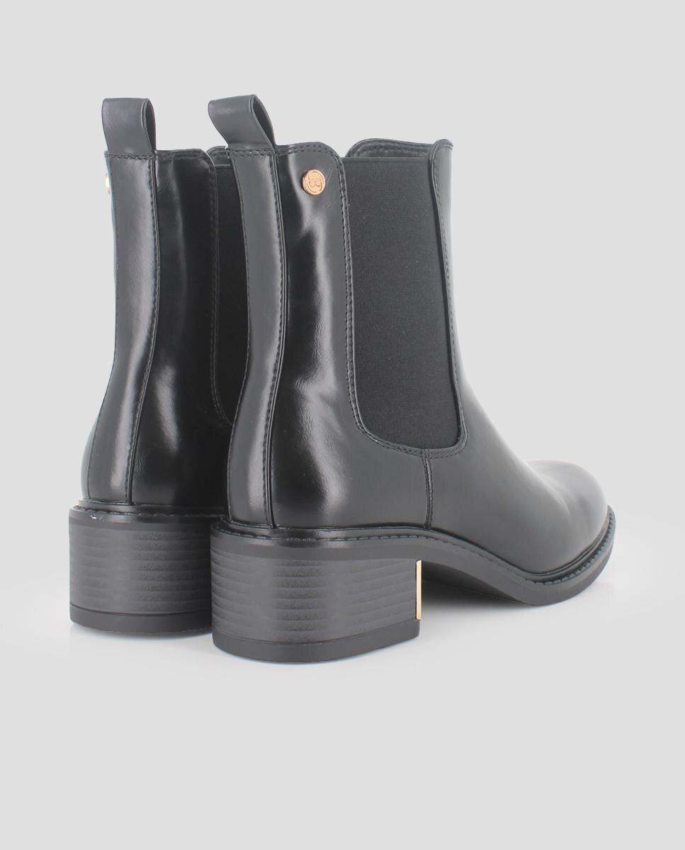 Botins Chelsea com Detalhe Metalizado Preto-3