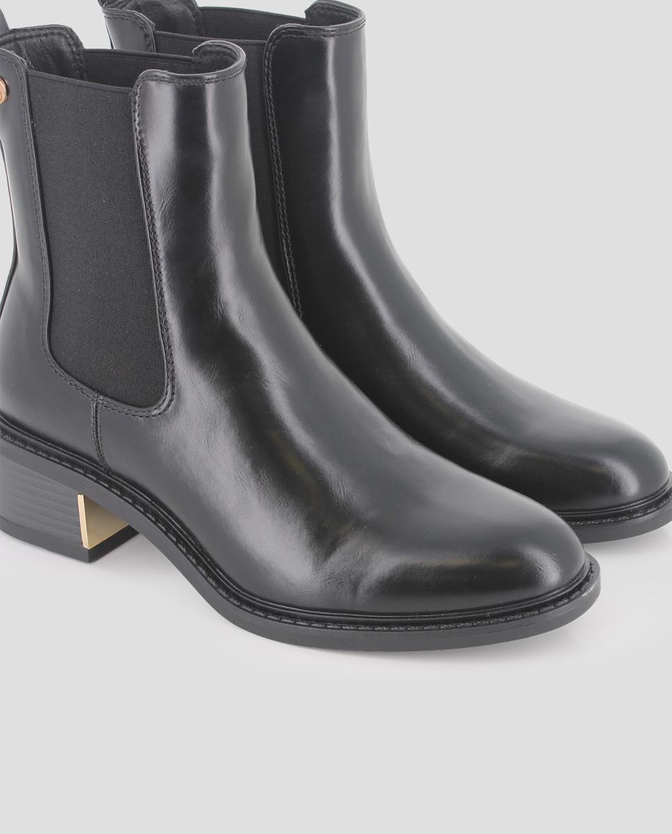 Botins Chelsea com Detalhe Metalizado Preto-4