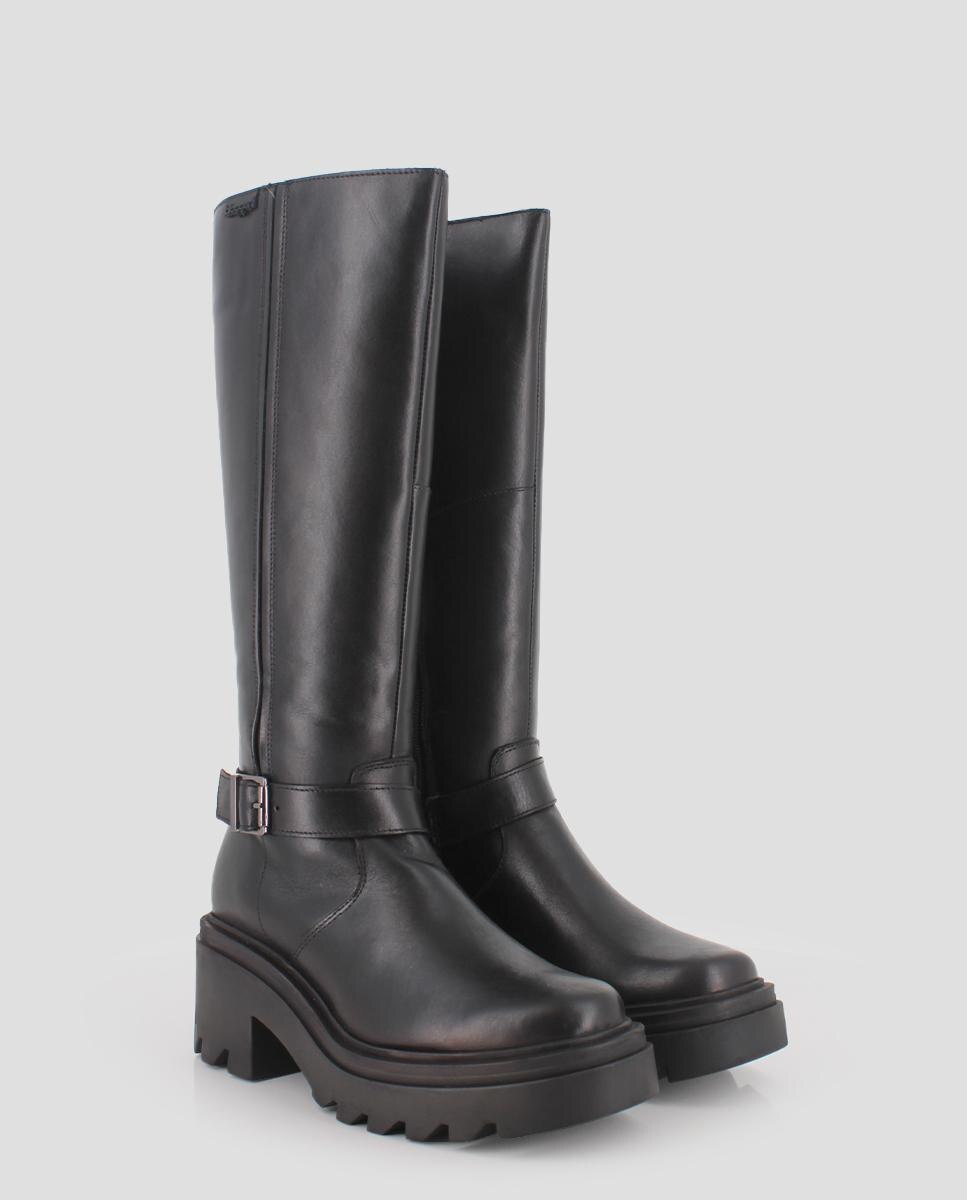 Botas de Pele com Detalhe de Fivela Preto-2