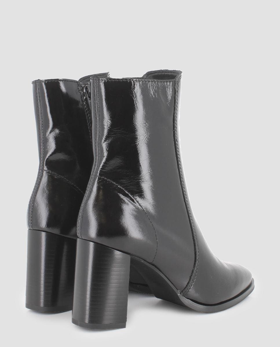 Botins de Pele em Preto Preto-3