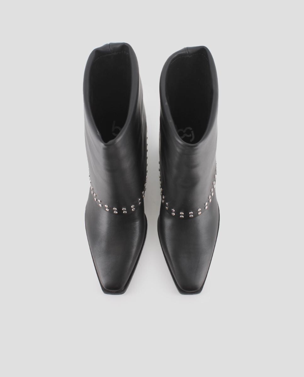 Botins com Tachas em Preto Preto-5
