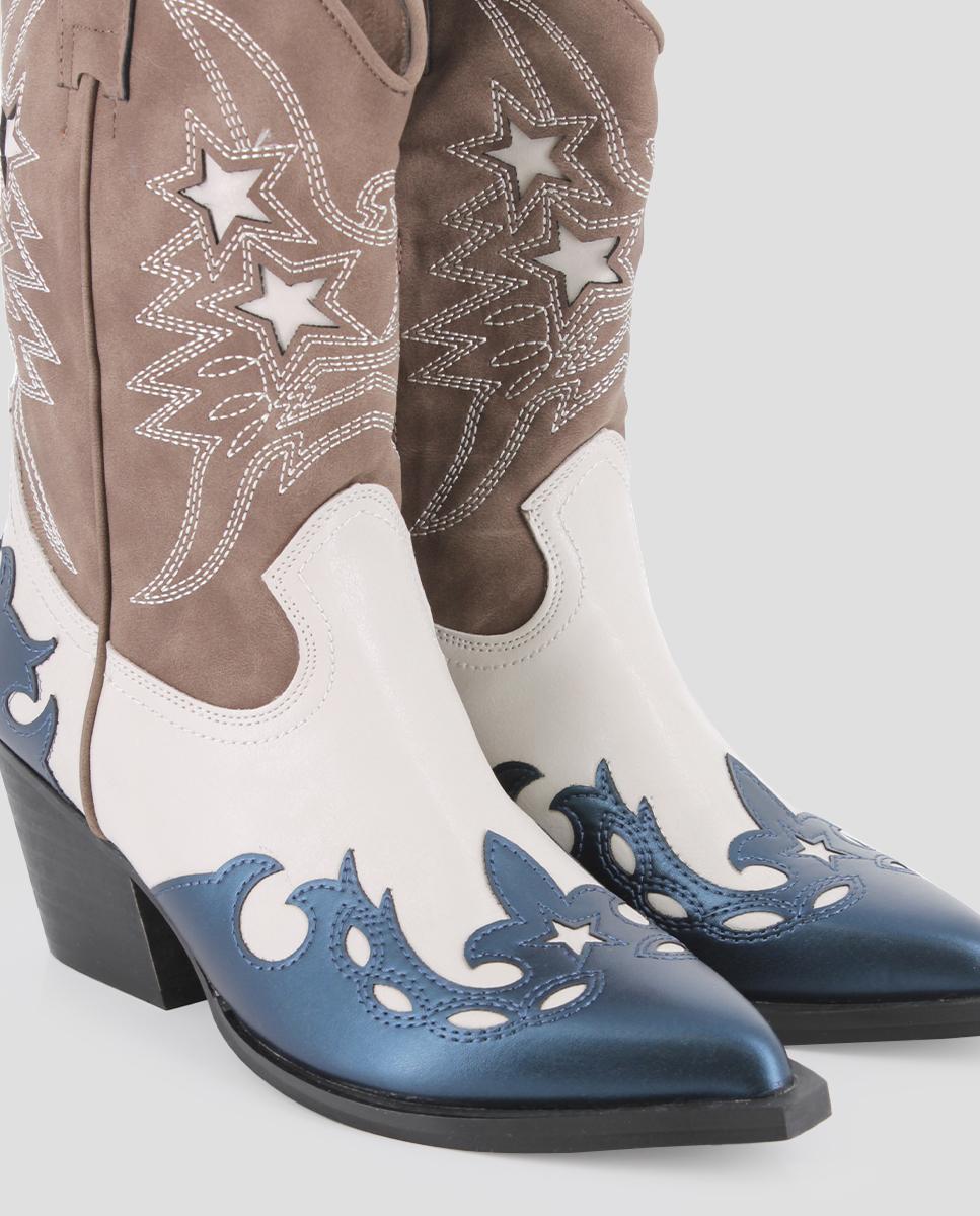 Botas Camperas com Detalhes Bordados Castanho-4