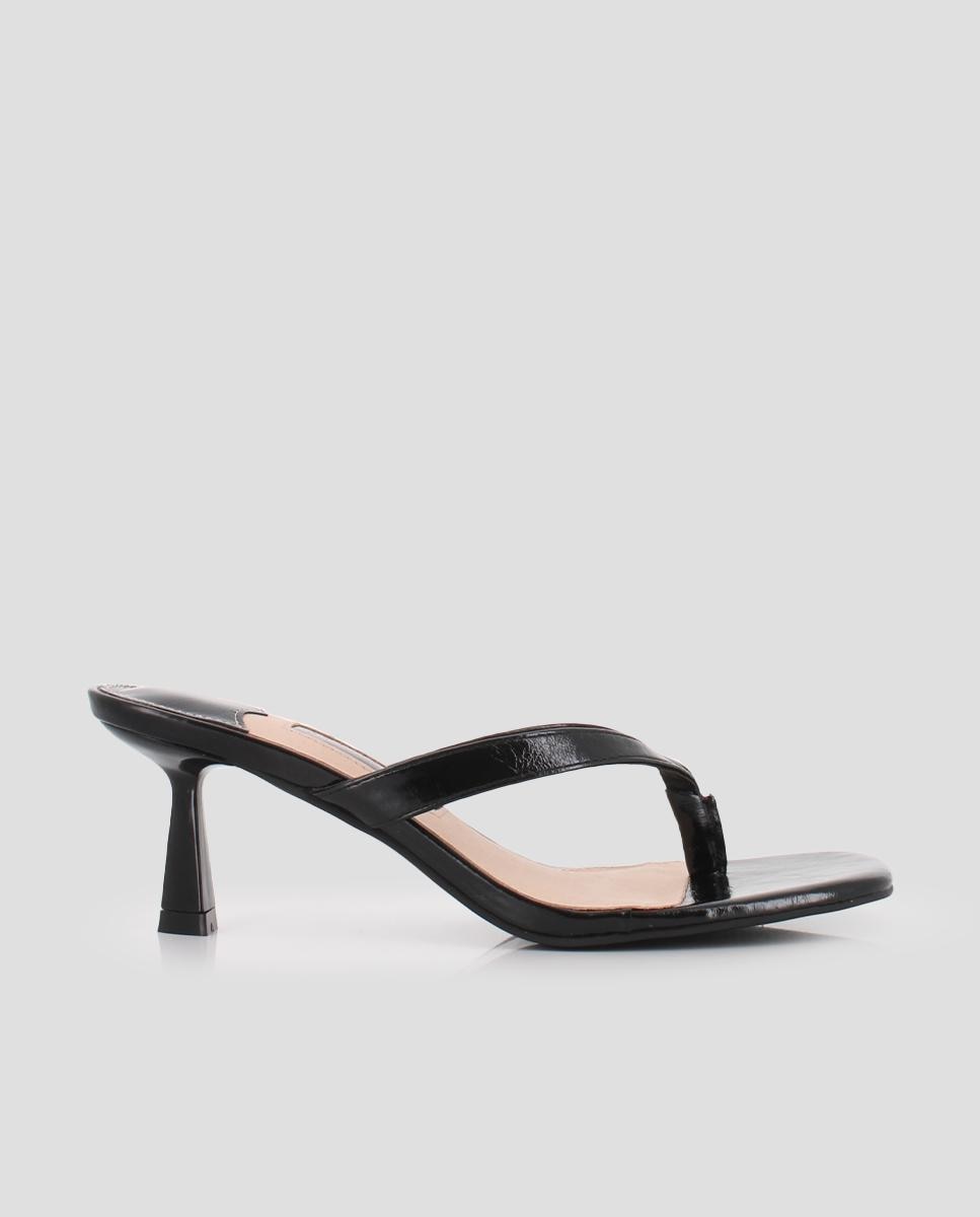 Imagem 0 de Sandálias de Salto com Tiras Finas e Biqueira Quadrada