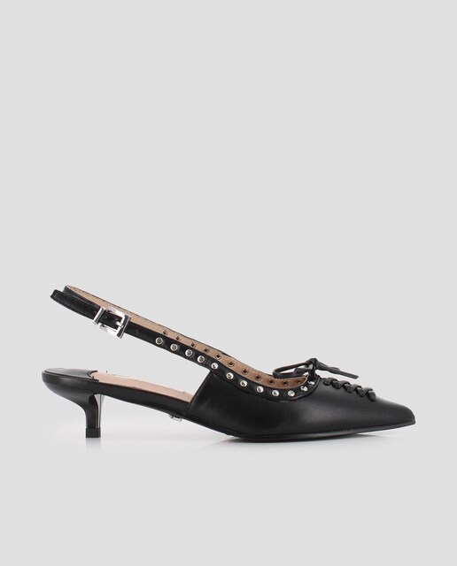 Imagem 0 de Sapatos de Salto com o Calcanhar Aberto e Tachas