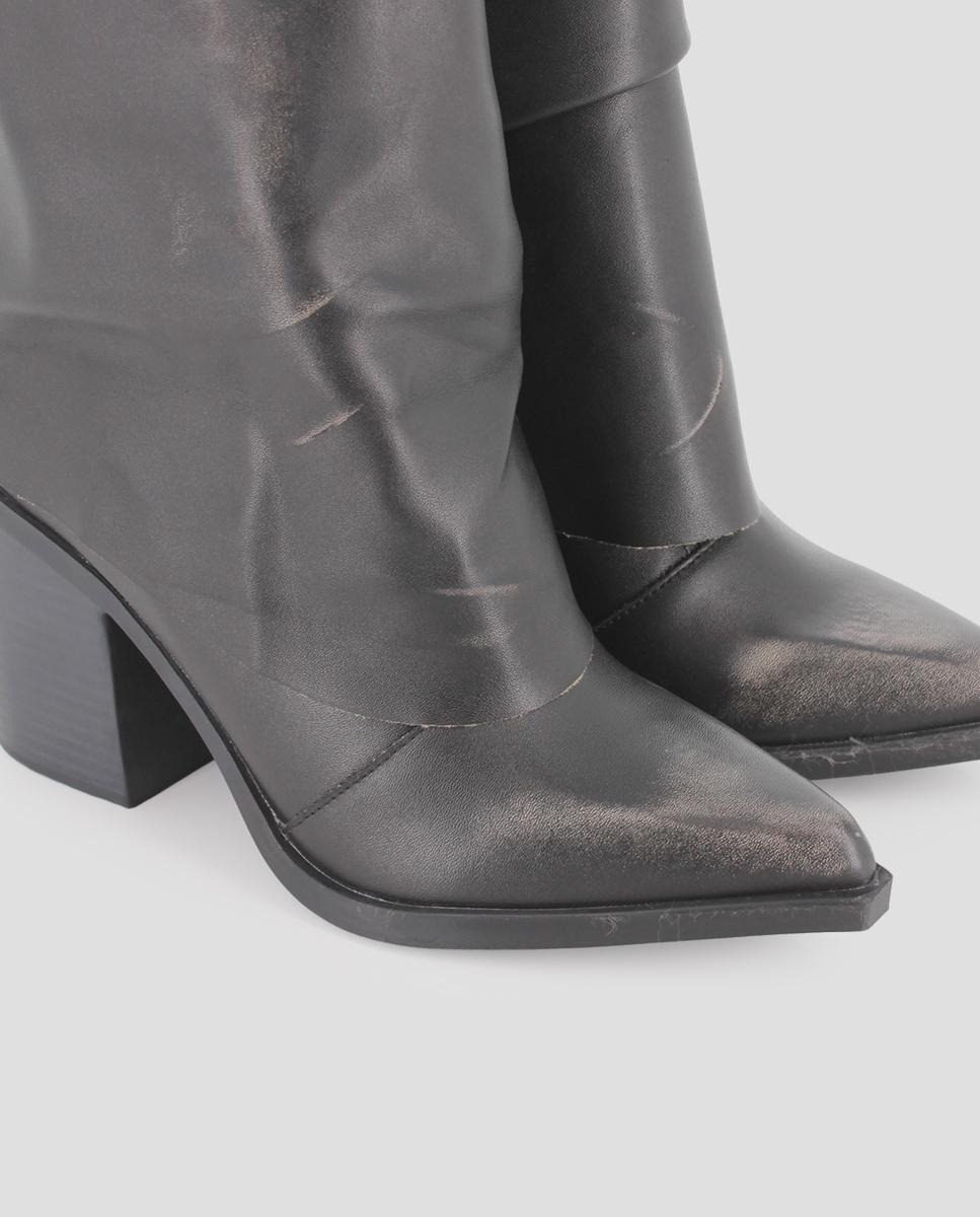 Botins com Capa e Tacão Largo Preto-4