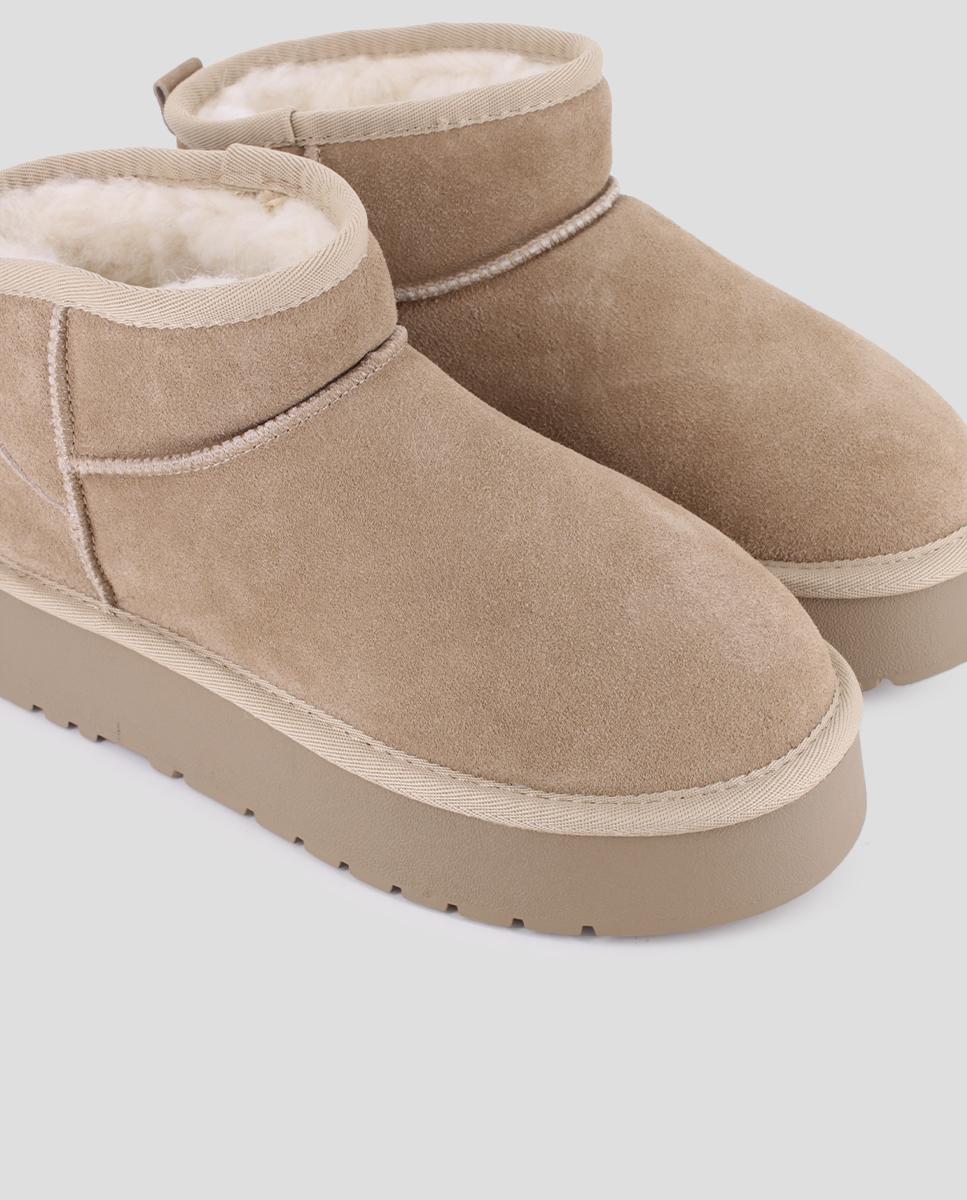 Botins Estilo Australiano com Plataforma em Pele Bege-4