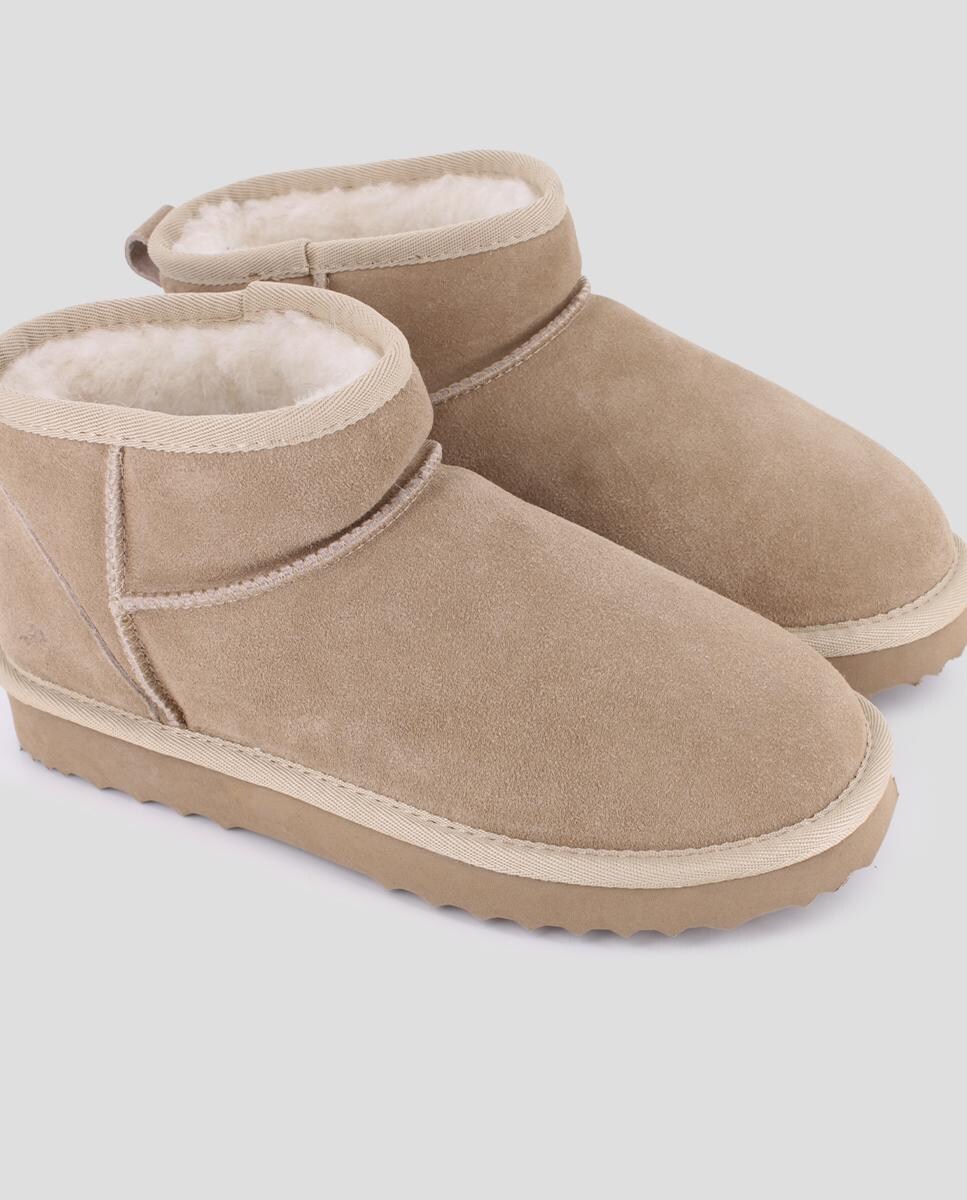 Botins Estilo Australiano de Sola Rasa em Pele Bege-4