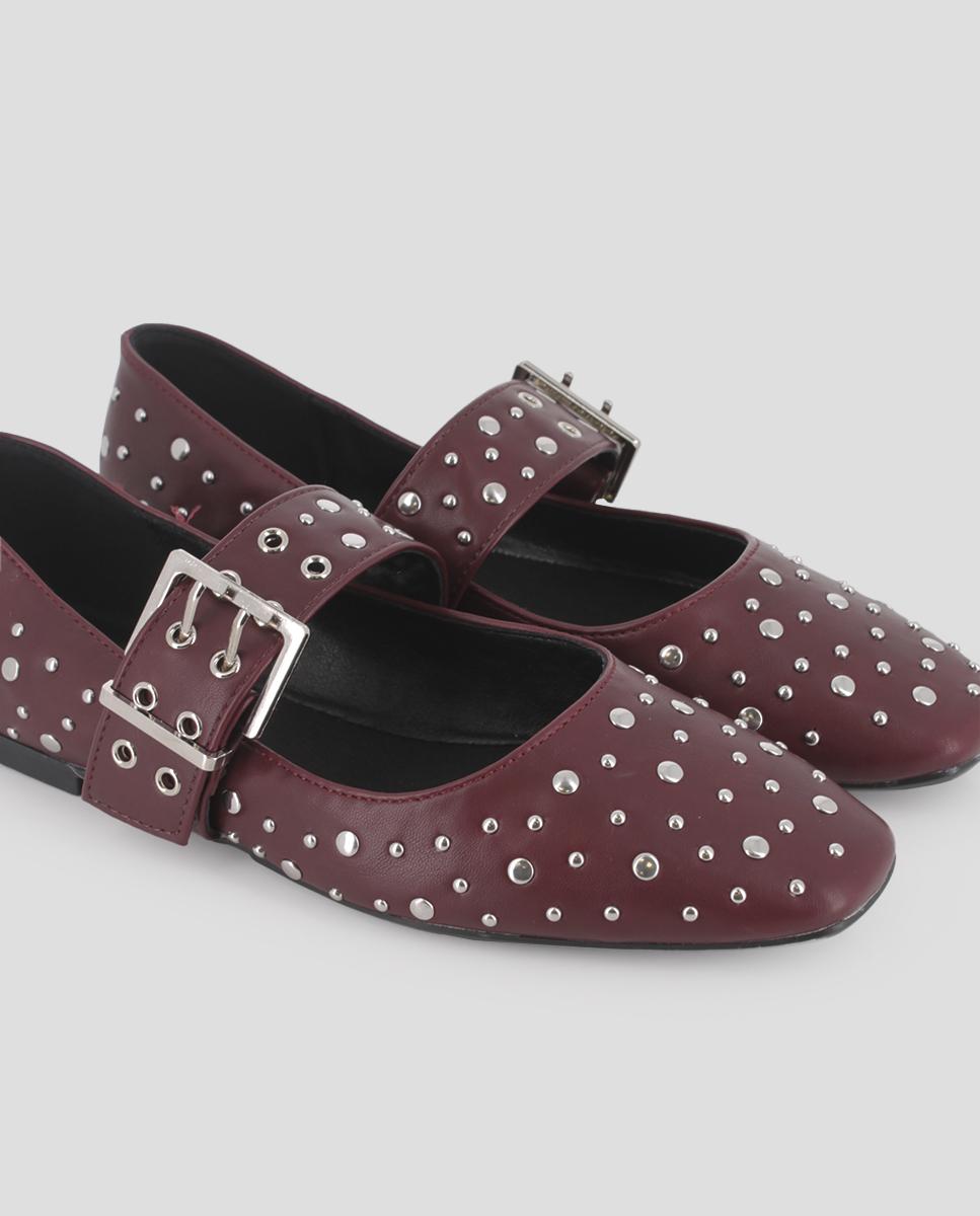 Sabrinas com Tira na Parte Superior e Detalhes em Tachas Bordeaux-4