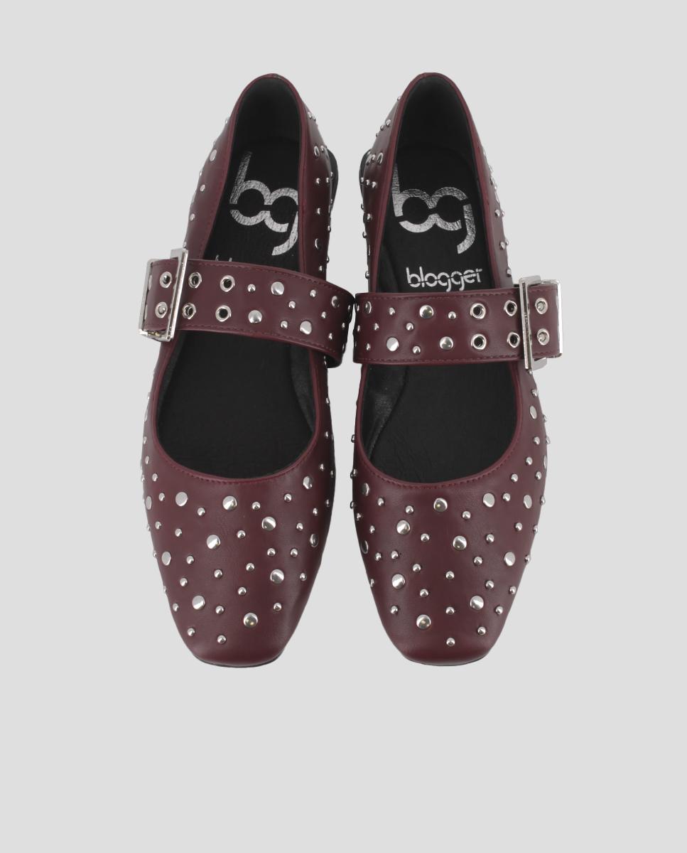 Sabrinas com Tira na Parte Superior e Detalhes em Tachas Bordeaux-5