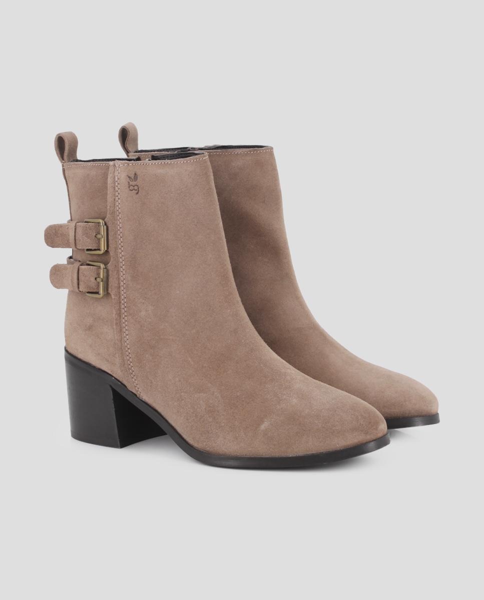 Botins em Pele Camurça com Fivelas na Lateral e Tacão Largo Camel-2