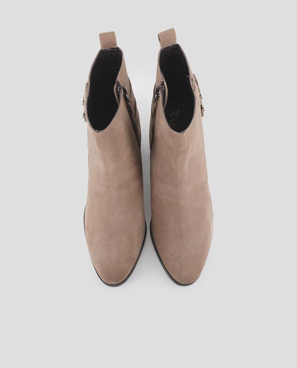 Botins em Pele Camurça com Fivelas na Lateral e Tacão Largo Camel-5